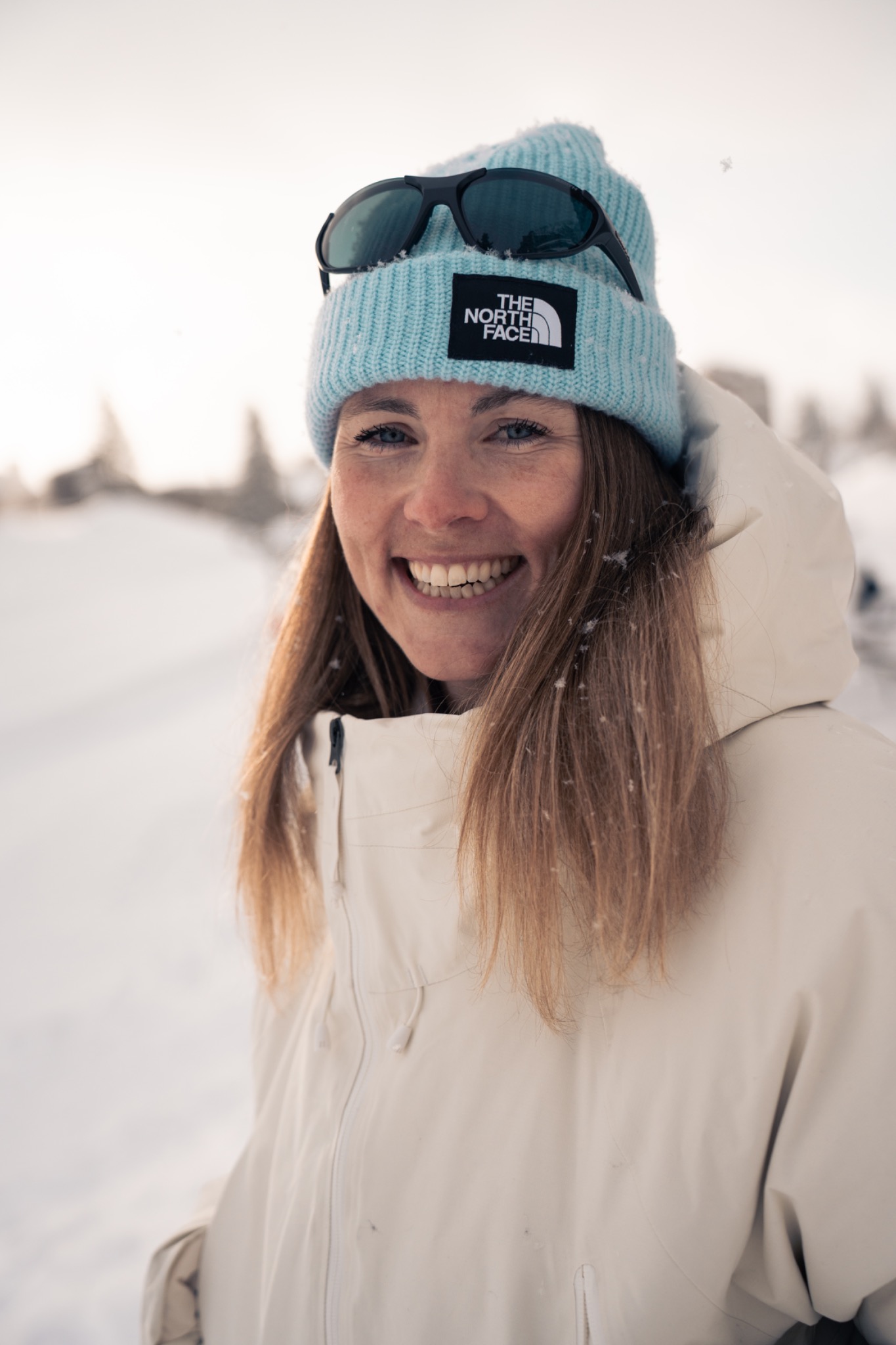 Kaatsup et Marion sur une motoneige à Avoriaz